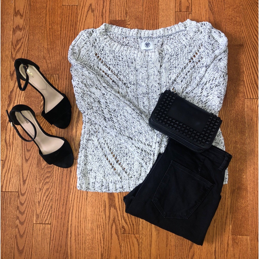 American Eagle Grey Knit Sweater